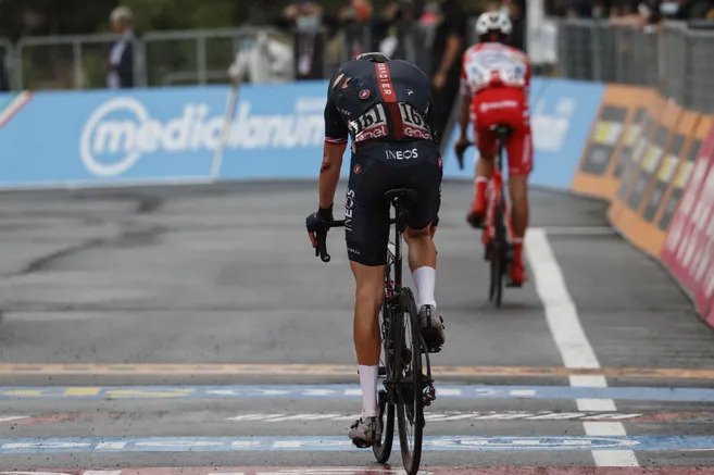 Así fue la caída de Geraint Thomas en la tercera etapa del Giro de Italia 2020