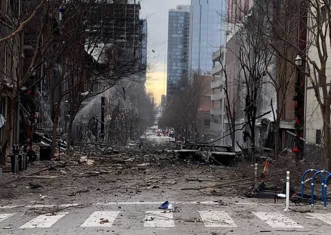 Policía investiga una explosión en el centro de Nashville, Estados Unidos