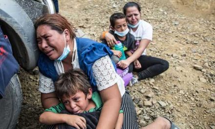Las razones por las que miles de hondureños se unen a las caravanas migrantes
