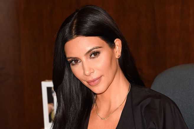 Kim Kardashian se dedica a sus estudios de derecho para olvidarse del divorcio de Kanye West