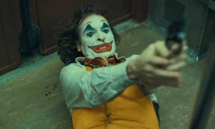 Todd Phillips escribirá y dirigirá “Joker 2″… ¿con Joaquin Phoenix?