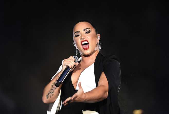 Demi Lovato se declara de género no binario