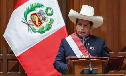 Primer anuncio oficial de Pedro Castillo: reformar la Constitución de Perú