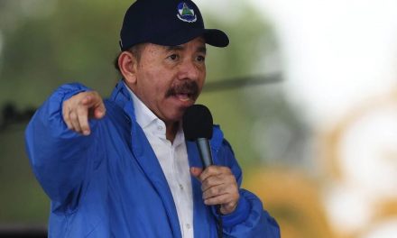 Nicaragua llama a consultas a su embajador en Colombia