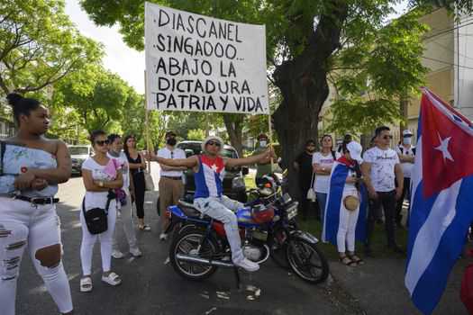 Protestas en Cuba: sentencias de hasta 20 años de cárcel para manifestantes del 11J