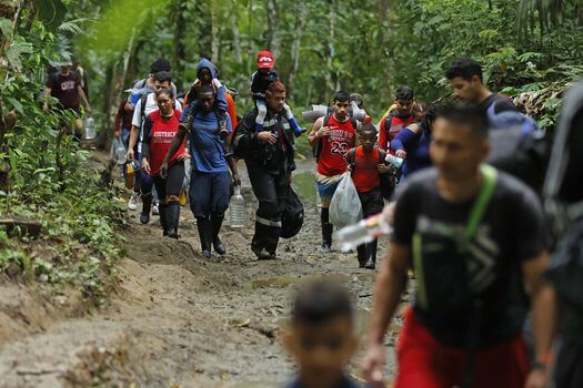 Migración Colombia impulsa un diálogo sobre la crisis migratoria en Necoclí