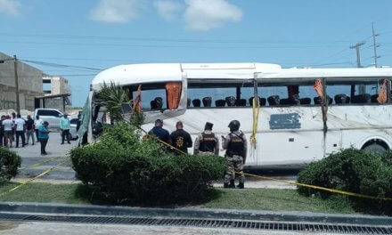 Siete colombianos entre los heridos tras volcamiento de un bus en Punta Cana