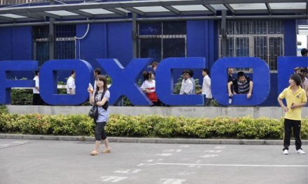 El oscuro historial de la fábrica de iPhone en China: palizas, suicidios y explotación