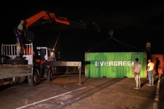 Venezuela retira contenedores del puente de Tienditas en la frontera con Colombia
