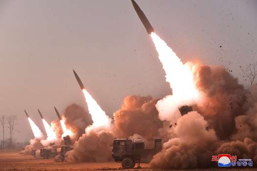 Corea del Norte dispara su segundo misil balístico esta semana al mar de Japón