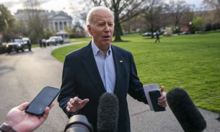 Joe Biden niega comentar sobre la imputación del expresidente Donald Trump