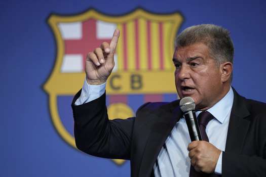 Presidente del Barça niega compra de árbitros y denuncia campaña de desprestigio