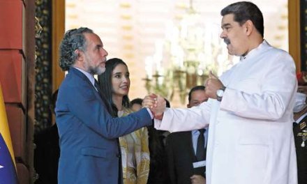 Milton Rengifo reemplazará a Benedetti como embajador en Venezuela, ¿quién es?