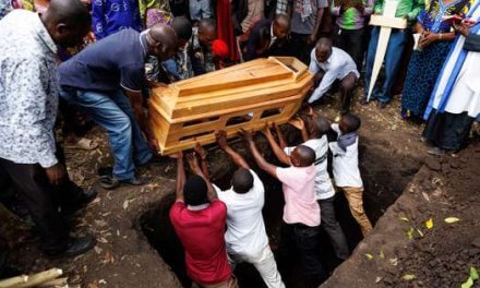 Uganda sigue de luto por mortal ataque yihadista que dejó 41 personas muertas