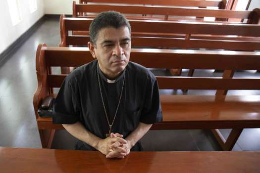 El obispo Rolando Álvarez habría salido de la cárcel La Modelo de Nicaragua
