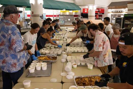 Hawái: chefs estrella tratan de alimentar a los sobrevivientes de los incendios