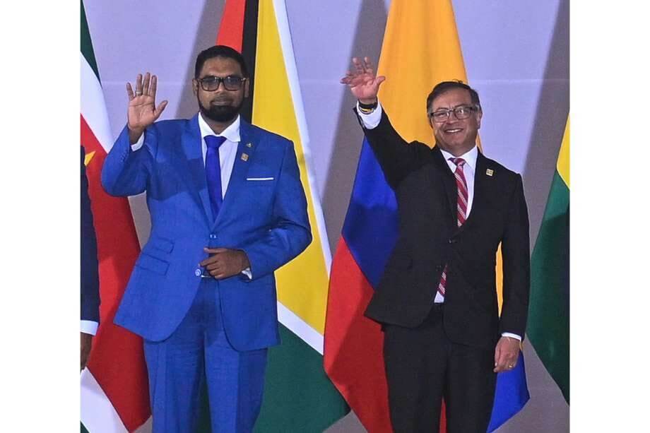 Presidente de Guyana le pidió a Petro “estar del lado correcto de la historia”
